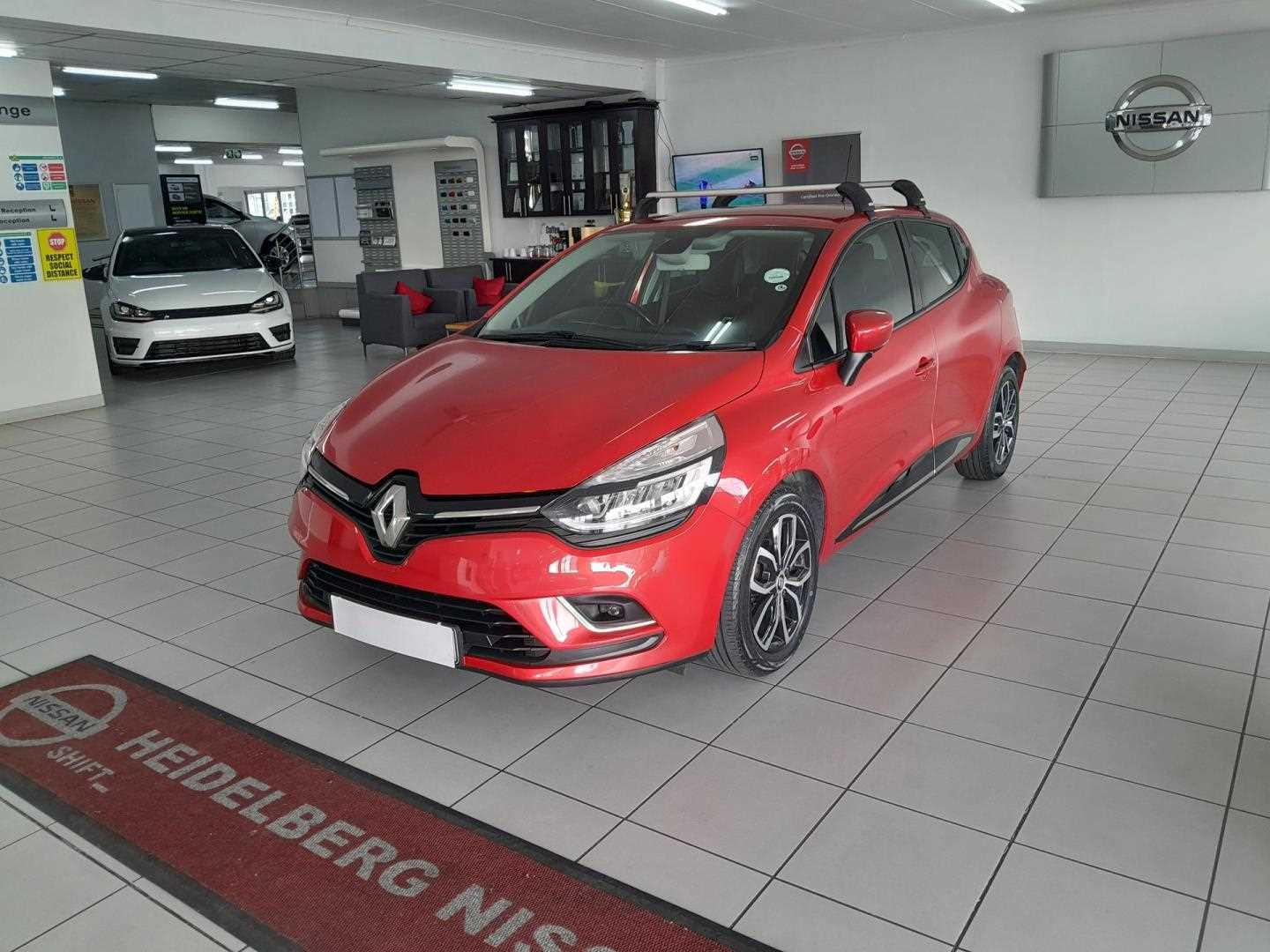 Renault CLIO IV 900 T DYNAMIQUE 5DR (66KW) for Sale in South Africa