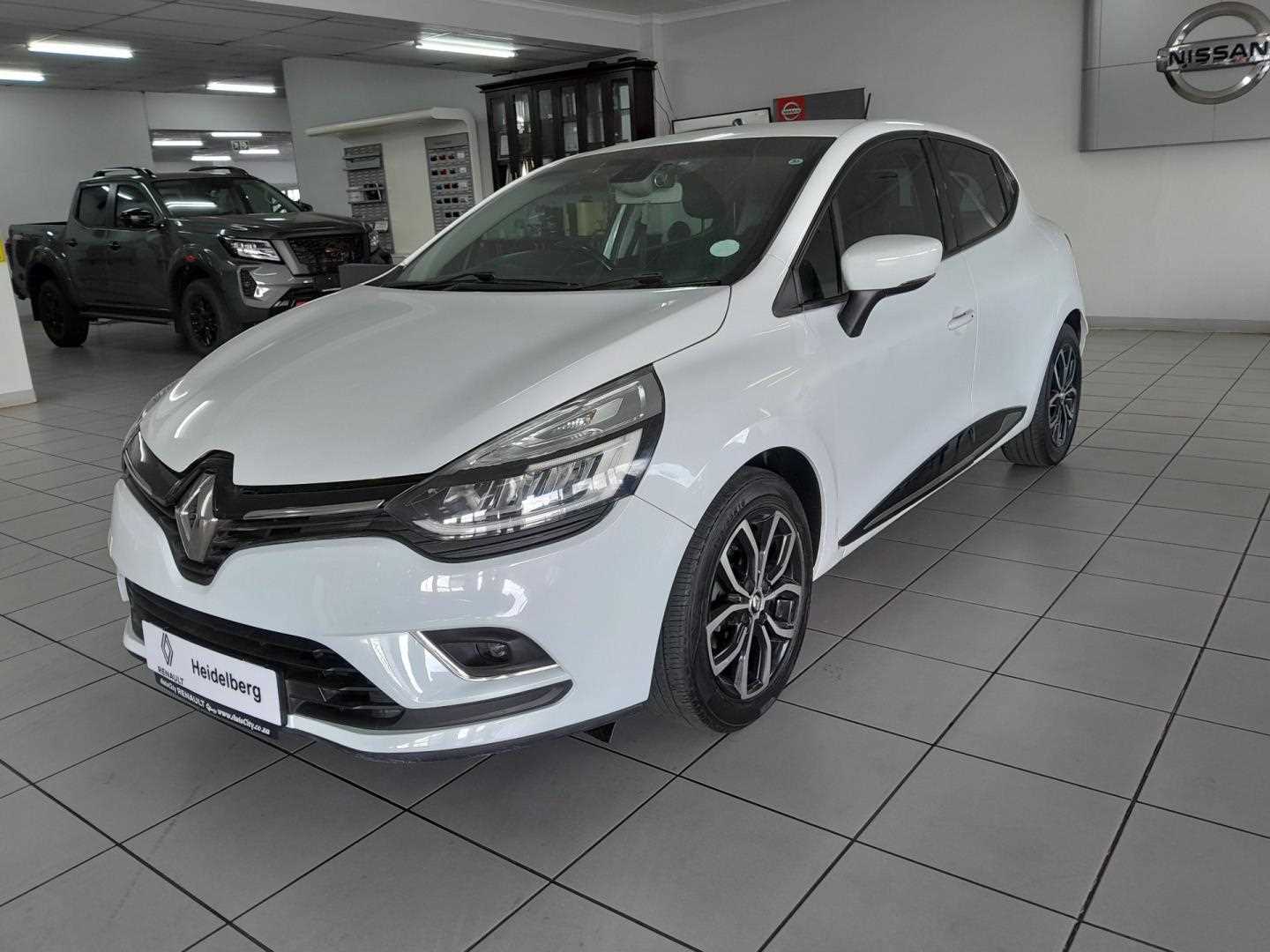 Renault CLIO IV 900 T DYNAMIQUE 5DR (66KW) for Sale in South Africa