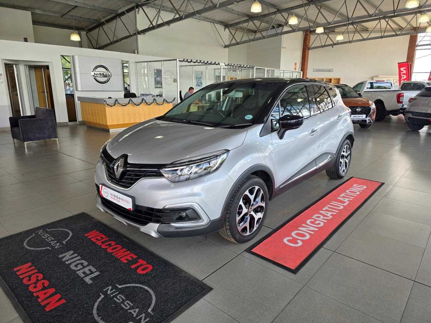 Renault CAPTUR 900T DYNAMIQUE 5DR (66KW) for Sale in South Africa