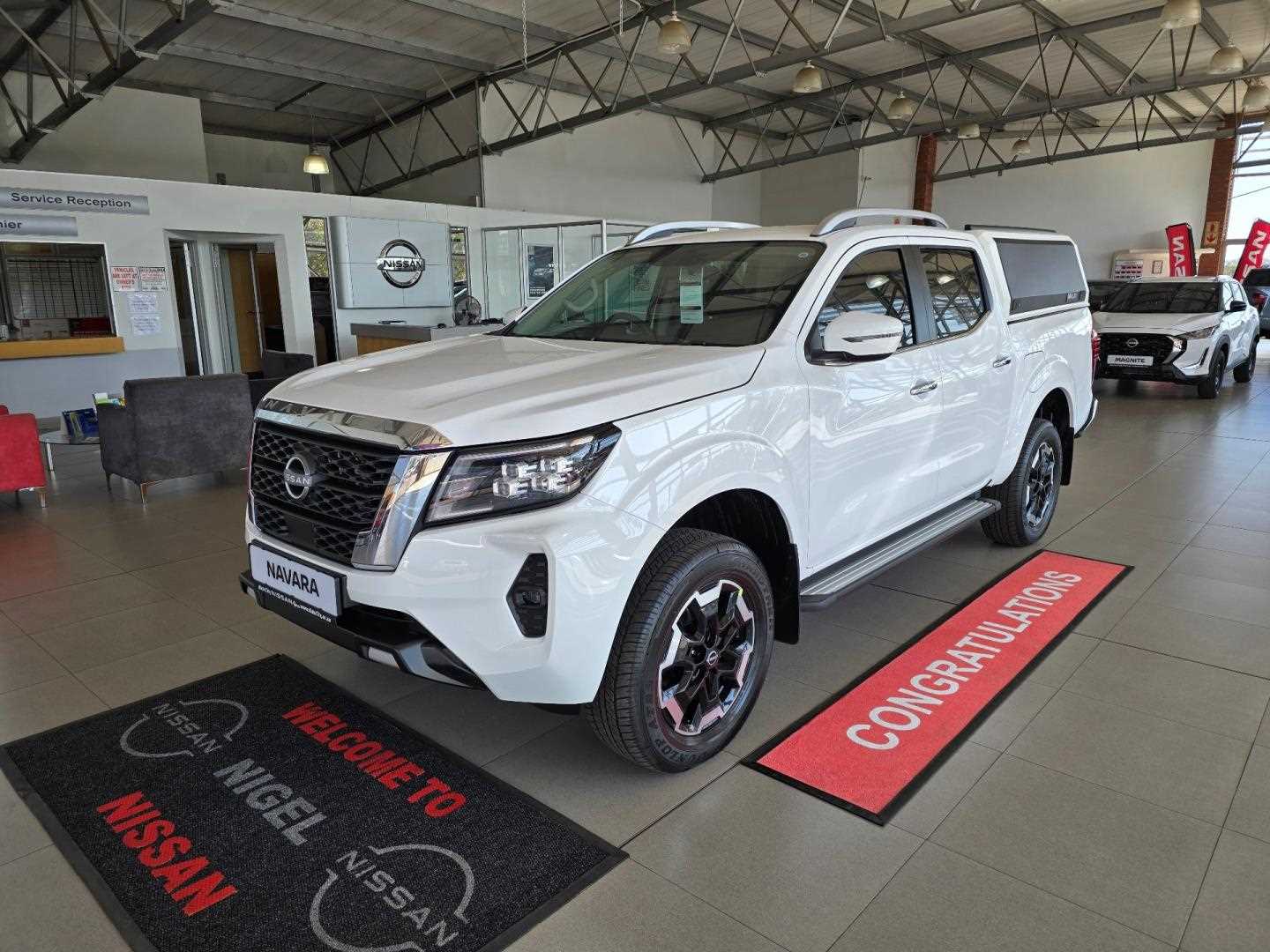 Nissan NAVARA 2.5D LE 4X4 AT D/C P/U for Sale in South Africa