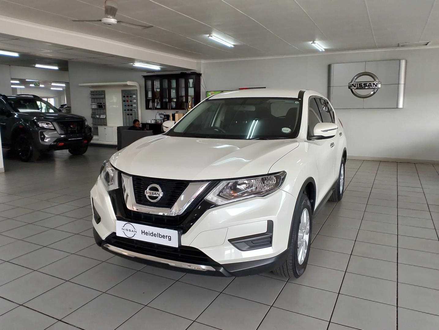 Nissan 2.0 Visia 7s for Sale in South Africa