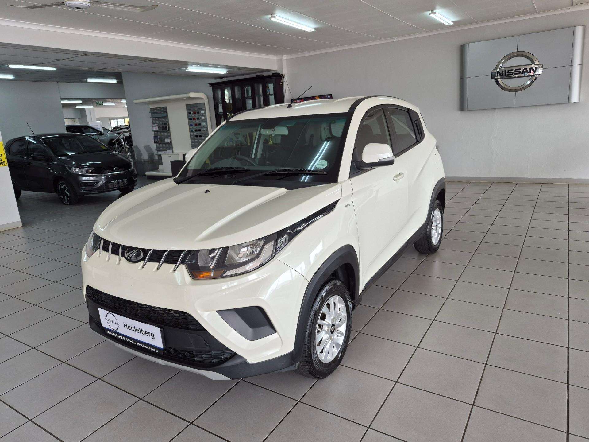Mahindra KUV 100 1.2 K6+ NXT