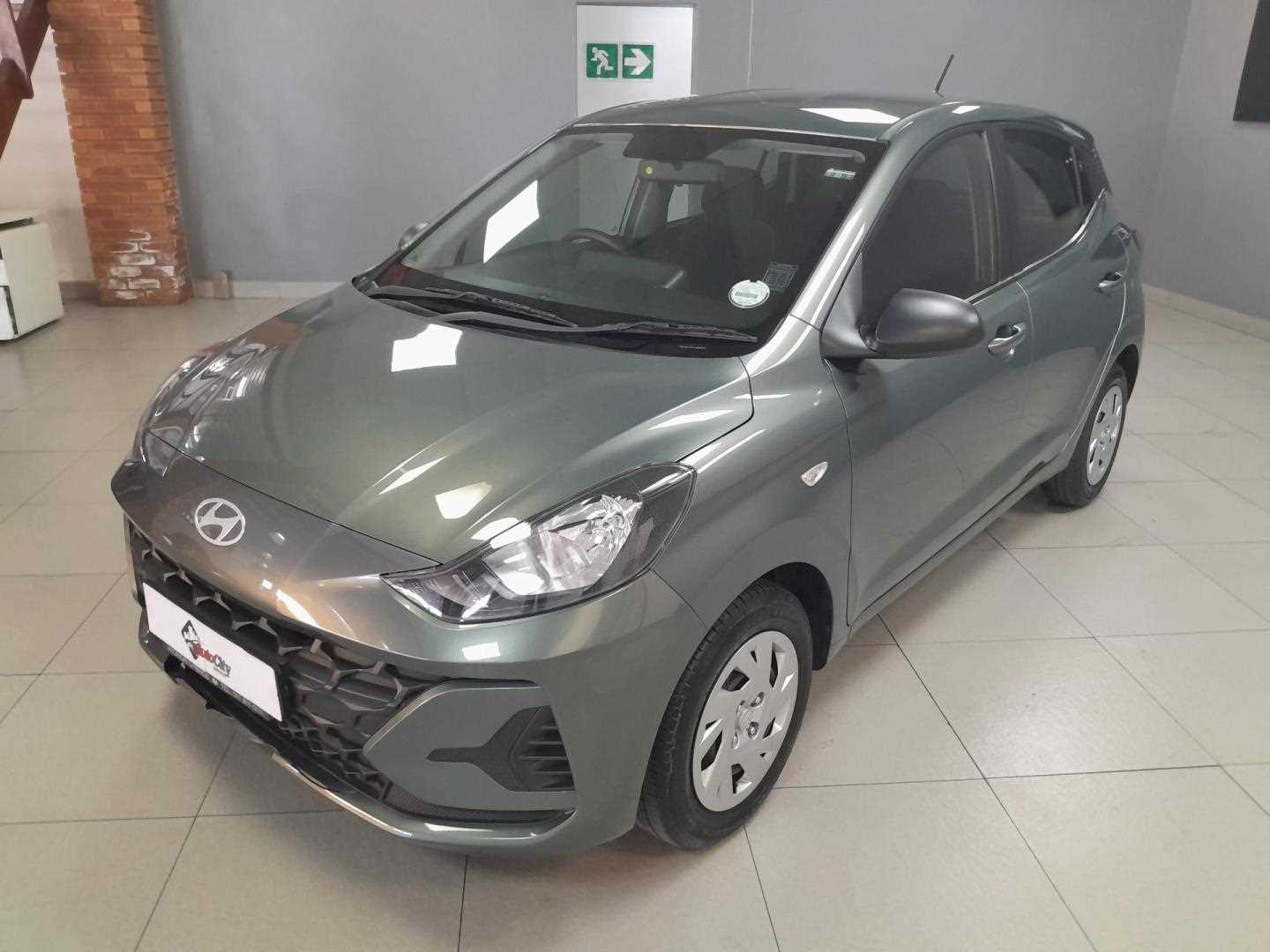 Hyundai GRAND i10 1.0 MOTION/PREMIUM for Sale in South Africa