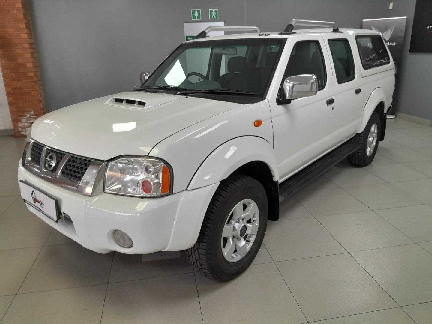 Nissan HARDBODY NP300 2.5 TDi 4X4 P/U D/C for Sale in South Africa