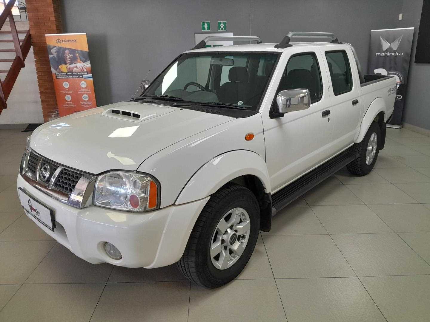 Nissan HARDBODY NP300 2.5 TDi 4X4 P/U D/C for Sale in South Africa