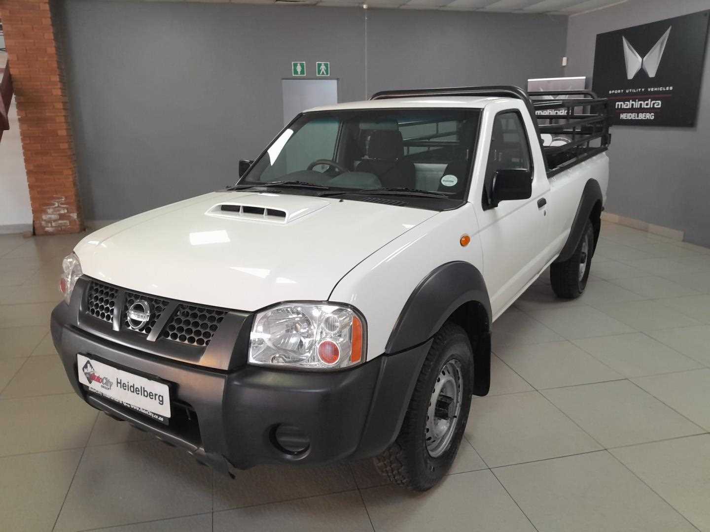Nissan HARDBODY NP300 2.5 TDi LWB 4X4 P/U S/C for Sale in South Africa