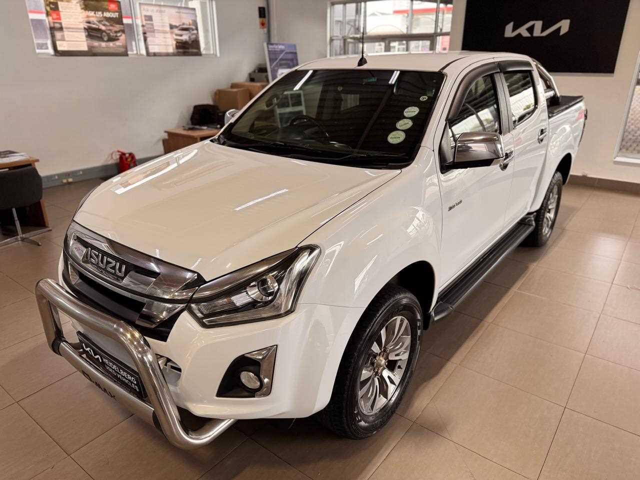 ISUZU D-MAX 300 LX A/T D/C P/U for Sale in South Africa