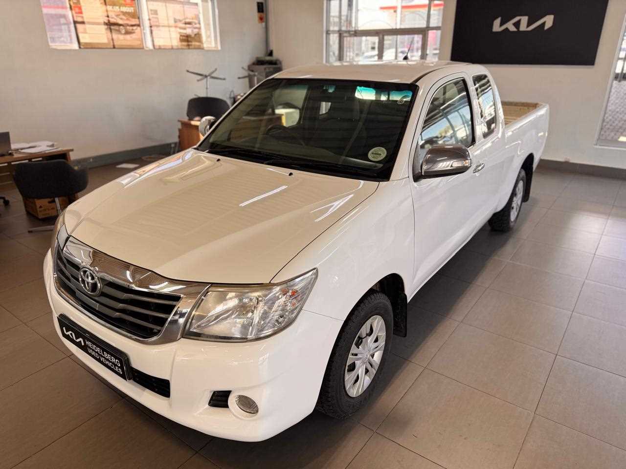 Toyota HILUX 2.5 D-4D SRX XTRA CAB P/U S/C for Sale in South Africa