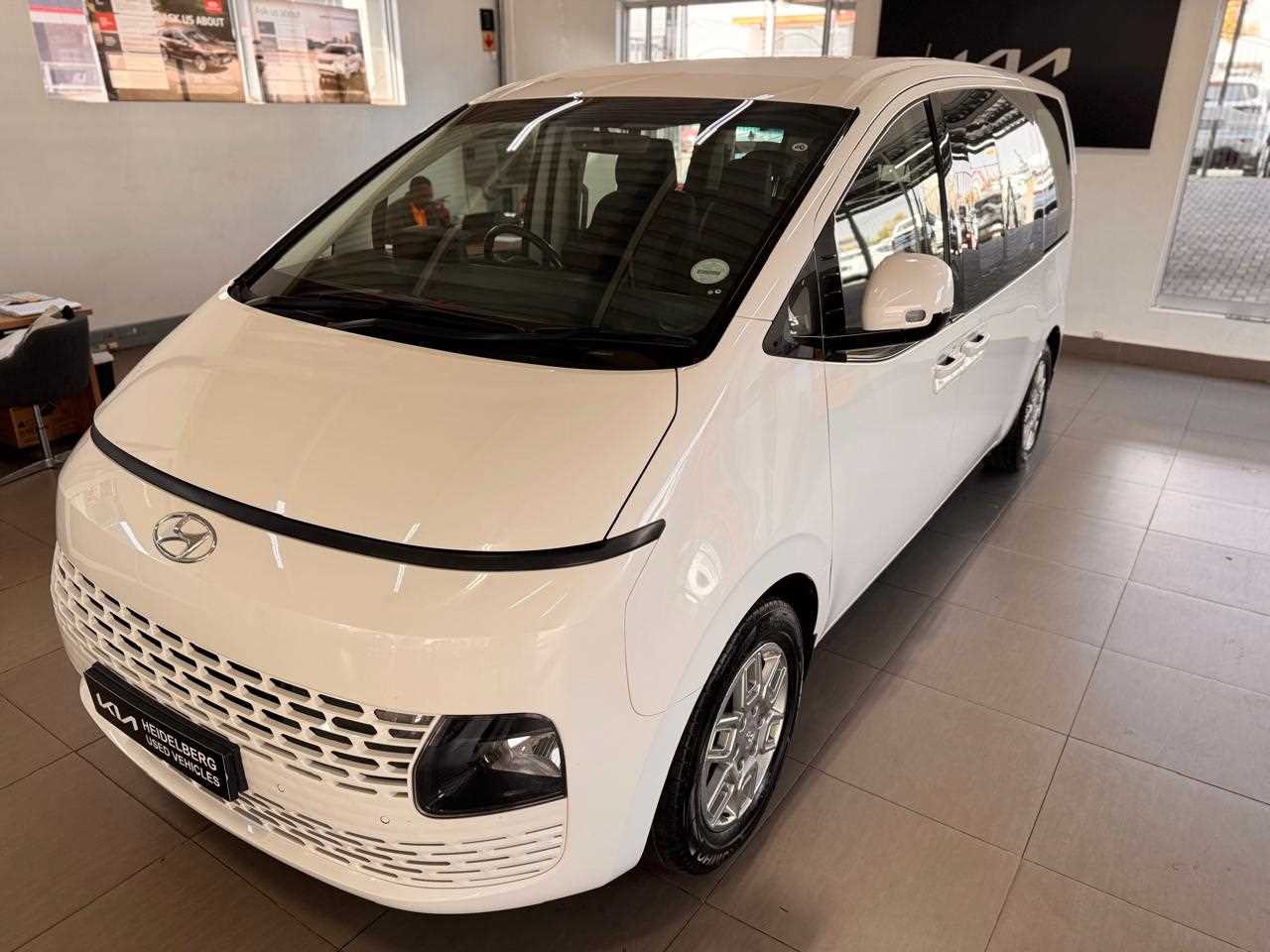 Hyundai STARIA 2.2D EXECUTIVE A/T for Sale in South Africa