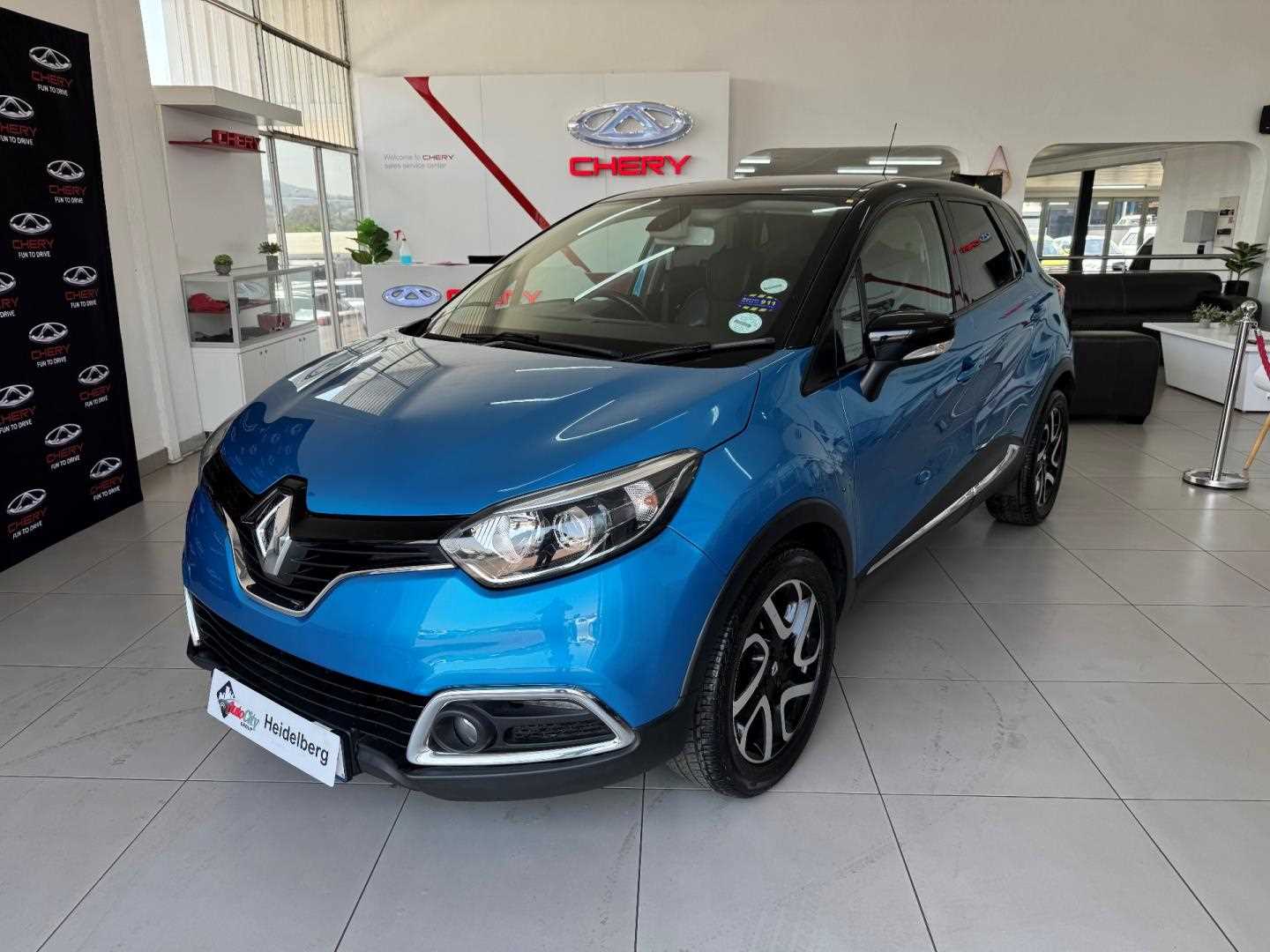 Renault CAPTUR 1.2T DYNAMIQUE EDC 5DR (88KW) for Sale in South Africa