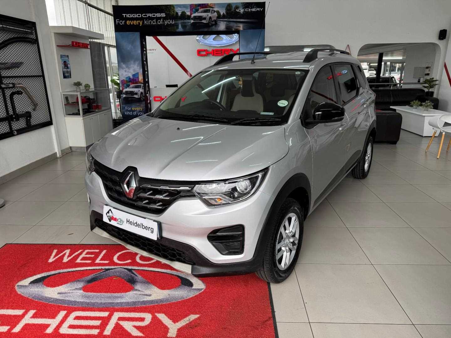 Renault TRIBER 1.0 DYNAMIQUE / ZEN for Sale in South Africa