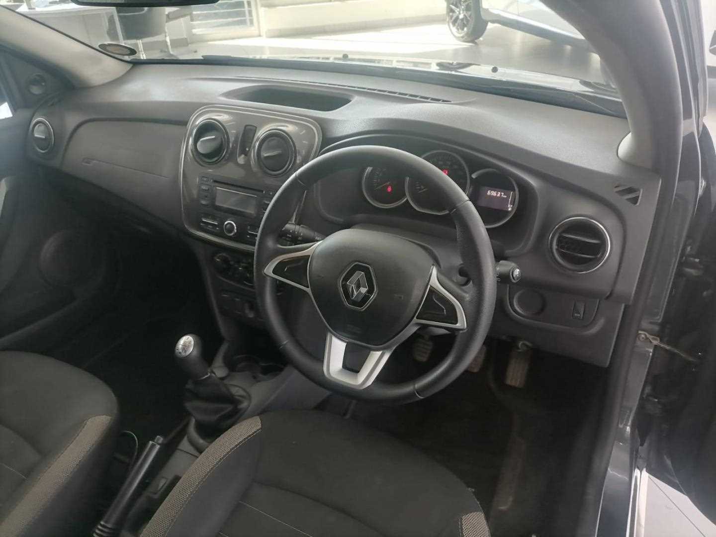 Used Renault Sandero for sale in Gauteng