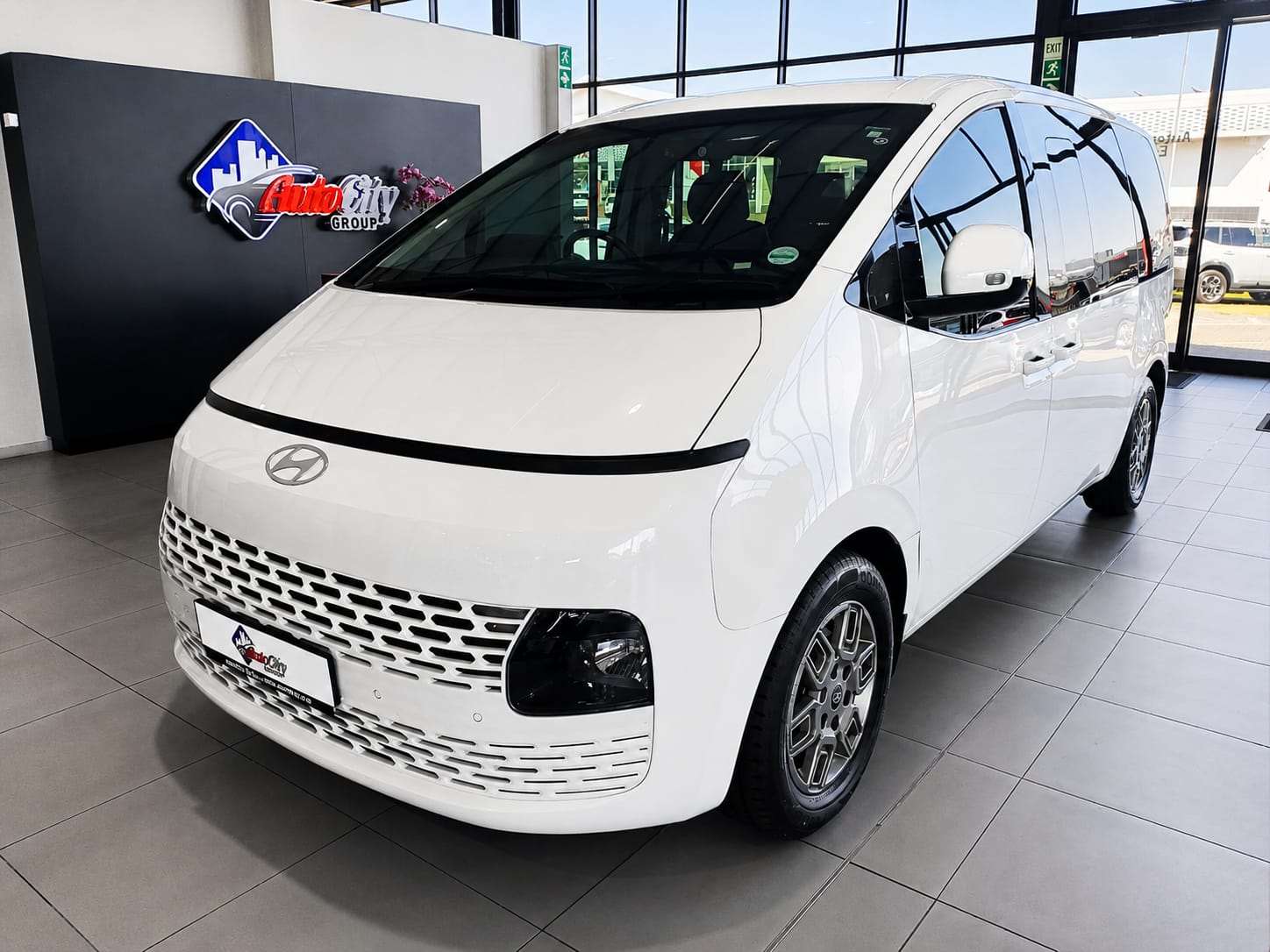 Hyundai 2.2D Executive 9 Seater At
