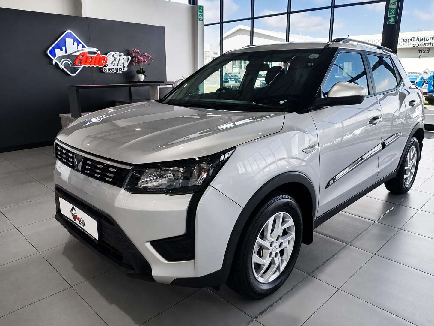 Mahindra 1.2 W6
